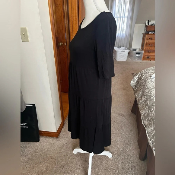 Cynthia Rowley Black Tiered Midi Dress - Picture 4 of 7